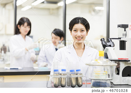 研究室　開発　実験室　臨床検査　バイオテクノロジー　新薬 46701028