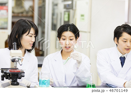 研究室　開発　実験室　臨床検査　バイオテクノロジー　新薬 46701149