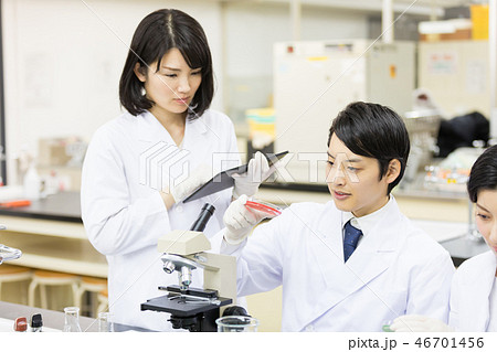 研究室　開発　実験室　臨床検査　バイオテクノロジー　新薬 46701456