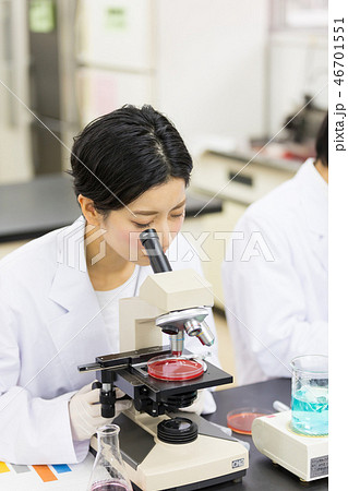 研究室　開発　実験室　臨床検査　バイオテクノロジー　新薬 46701551