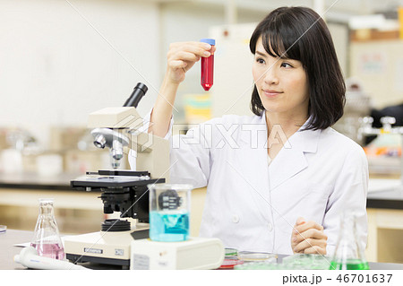 研究室　開発　実験室　臨床検査　バイオテクノロジー　新薬 46701637