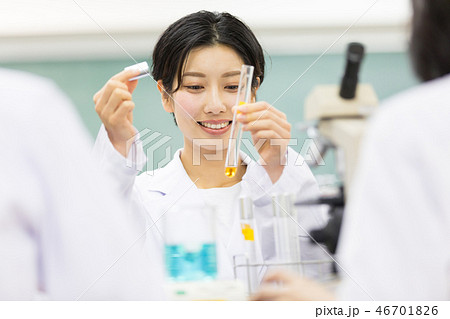 研究室　開発　実験室　臨床検査　バイオテクノロジー　新薬 46701826