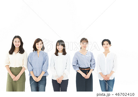 カジュアル　女性　複数　20～40代 46702410