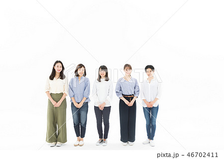 カジュアル　女性　複数　20～40代 46702411