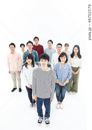 カジュアル 男女 複数 20~40代 斜俯瞰 カジュアル 男女 複数 20~40代 斜俯瞰 46702579