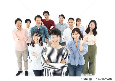 カジュアル 男女 複数 20~40代 斜俯瞰 褒める 称える カジュアル 男女 複数 20~40代 斜俯瞰 褒める 称える 46702580