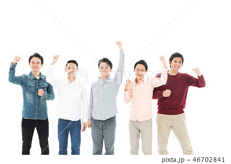 カジュアル 男性 複数 20~40代 ガッツポーズ カジュアル 男性 複数 20~40代 ガッツポーズ 46702841