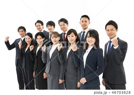 大人数　複数　大勢　多数　ビジネス　ガッツポーズ 46703628