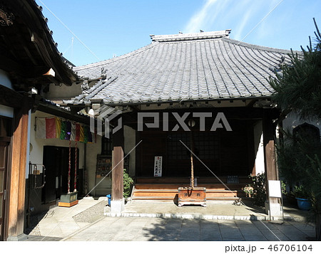 台東区の英信寺（本堂と大黒天堂） 46706104