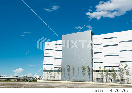 Large blank billboard on a street wall, 46706767