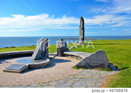 東北・秋田・入道崎・なまはげのいる男鹿半島・灯台周辺の芝生に点在する北緯40度のモニュメント(6) 東北・秋田・入道崎・なまはげのいる男鹿半島・灯台周辺の芝生に点在する北緯40度のモニュメント(6) 46706876