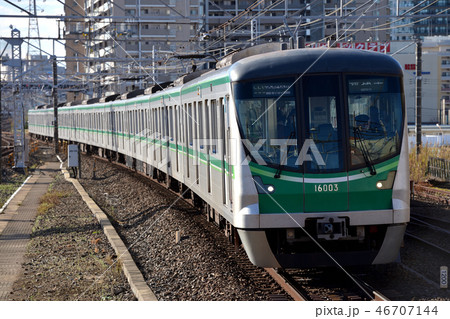JR緩行線に乗り入れる東京メトロ16000系千代田線 46707144