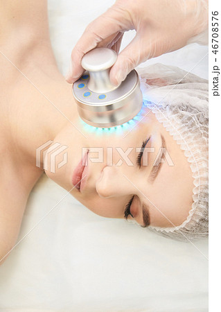 Light therapy procedure. Heal beauty treatment. Light therapy procedure. Heal beauty treatment. 46708576