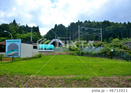 東北・青森・龍飛崎・青函トンネル入口広場・駐車場と売店の眺め(1) 東北・青森・龍飛崎・青函トンネル入口広場・駐車場と売店の眺め(1) 46713921