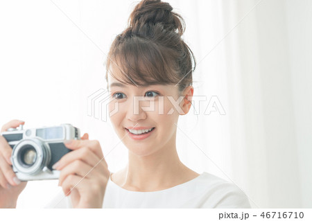 young woman young woman 46716710