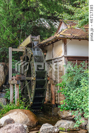 森の中の水車小屋 46717385