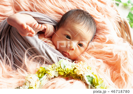 新生児 女の子の写真素材