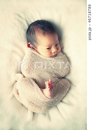 新生児 女の子の写真素材