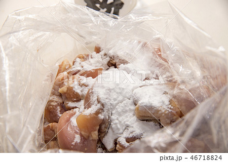 【鶏の唐揚　混ぜる】 46718824