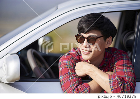 サングラス 屋外 室外 46719278