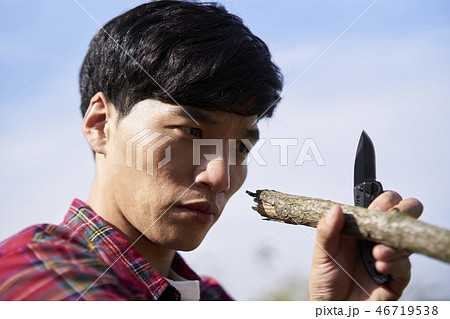 若い男 若い男性 準備 46719538