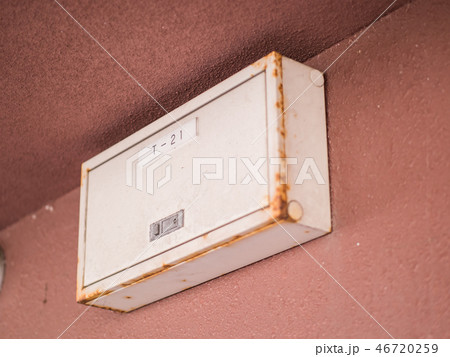 錆びた配電盤 錆びた配電盤 46720259