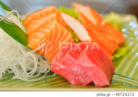 sashimi, raw fish or raw tuna 46720272