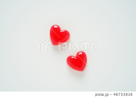 赤いハートのオブジェ 46733816
