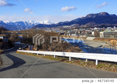 雪の谷川岳に続く道 雪の谷川岳に続く道 46738540