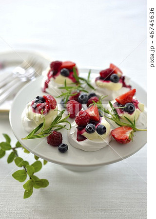 パブロワ/pavlova メレンゲのケーキ パブロワ/pavlova メレンゲのケーキ 46745636