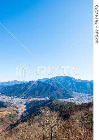 新倉山御殿から望む山岳風景と町並み （山梨県富士吉田市） ※2016年12月撮影 46748145
