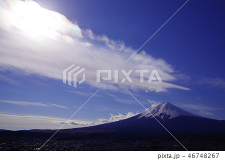 青空に富士山 46748267