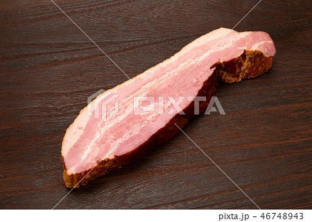 ベーコン 46748943