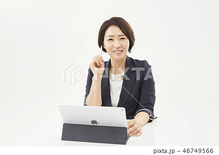 ビジネスウーマン 女性 女 46749566