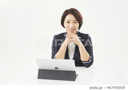 ビジネスウーマン 女性 女 46749569