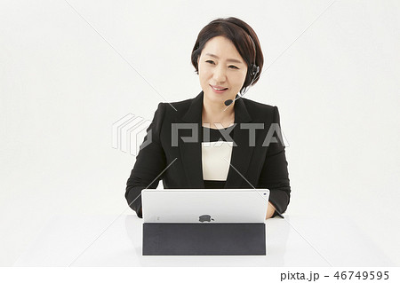 ビジネスウーマン 女性 女 46749595