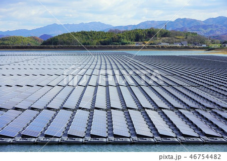 水上の太陽光発電所(香川県・新池) 水上の太陽光発電所(香川県・新池) 46754482