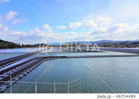 水上の太陽光発電所（香川県・新池） 46754489