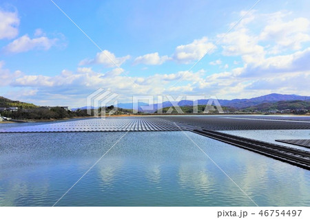 水上の太陽光発電所（香川県・新池） 46754497