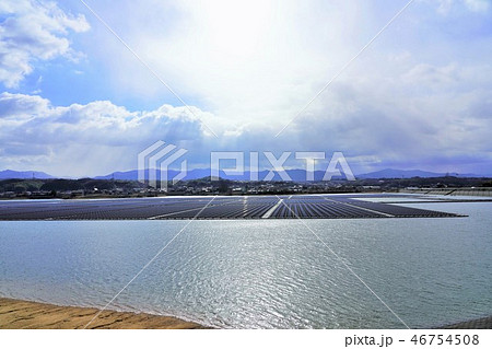 水上の太陽光発電所(香川県・新池) 水上の太陽光発電所(香川県・新池) 46754508