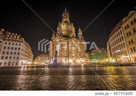 Old town square of Dresden at night 46755806