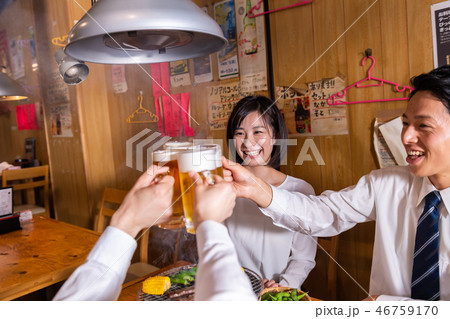 ビジネスマン、夏、乾杯、焼肉屋、居酒屋 46759170