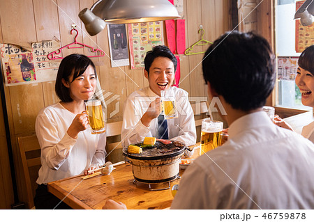 ビジネスマン、焼肉屋、居酒屋 46759878
