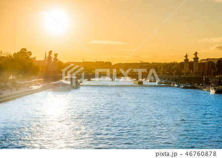 Beautiful sunset with Eiffel Tower 46760878