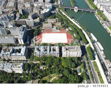 パリ：エッフェル塔から見たCIDJとセーヌ川 46764953
