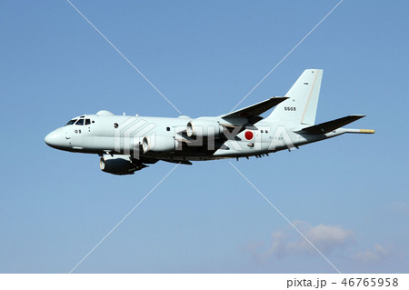 飛行中のP-1哨戒機 飛行中のP-1哨戒機 46765958