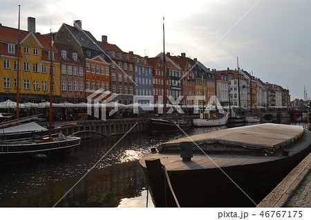 デンマーク、コペンハーゲン、朝のニューハウン 46767175