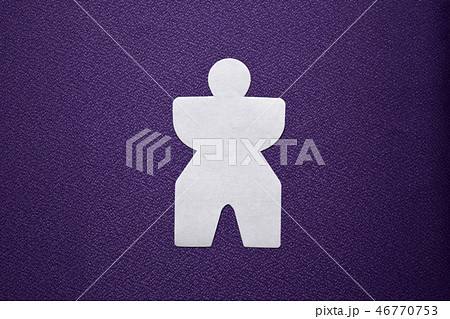 神事に用いる人型の紙 46770753