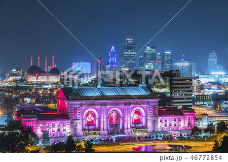 beautiful kansas city skyline at 46772854