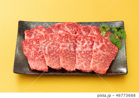 牛モモ肉　焼肉用 46773688